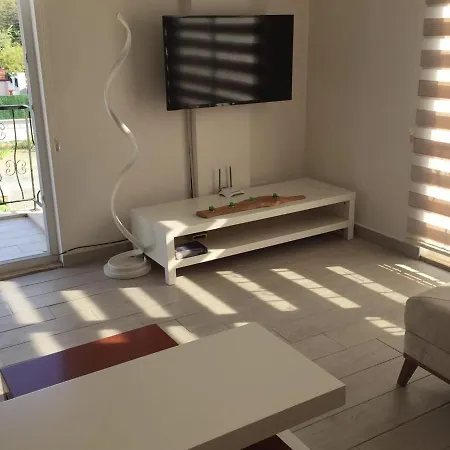 Apartment Fabulous 3 Bedroom In With Pool *