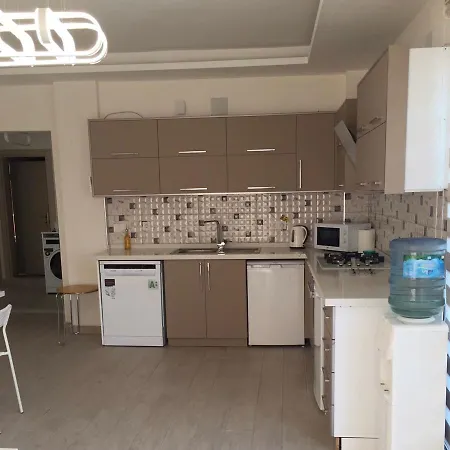 Fabulous 3 Bedroom In With Pool *